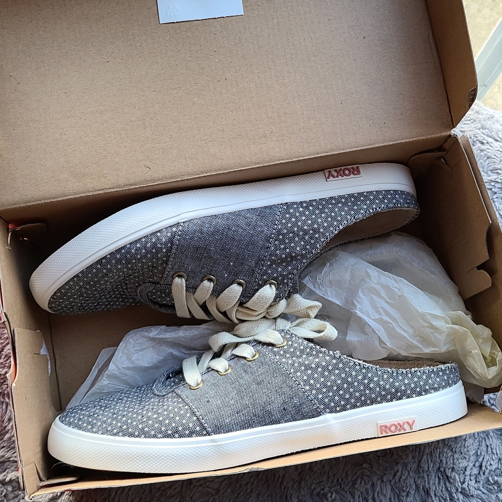 Roxy Women's Gray Slip-On Sneakers - Picture 8 of 8